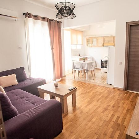 Explore Greece From Comfortable City Centre Apartment Chalkida Exterior photo