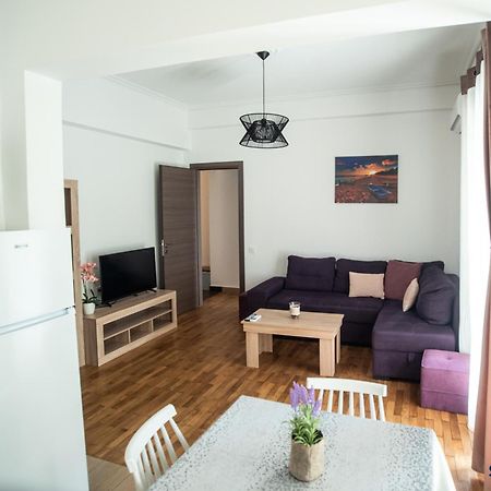 Explore Greece From Comfortable City Centre Apartment Chalkida Exterior photo
