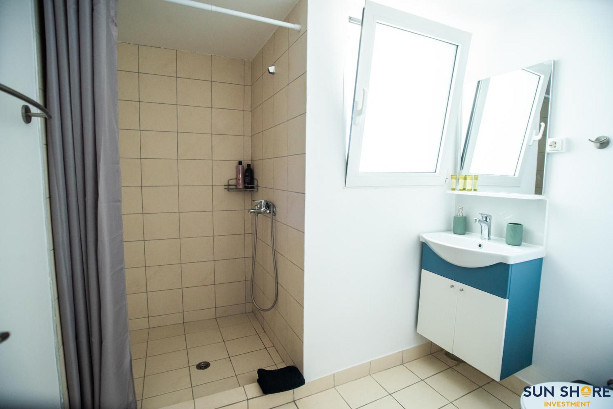 Explore Greece From Comfortable City Centre Apartment Chalkida Exterior photo